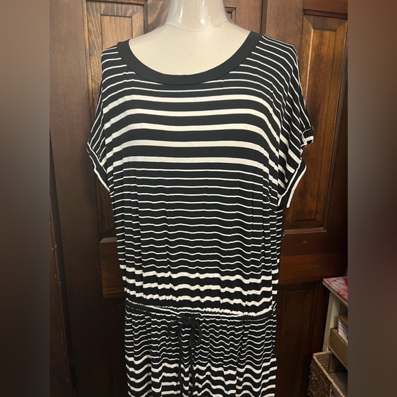 Long Striped Maxi Dress - Picture 3 of 5